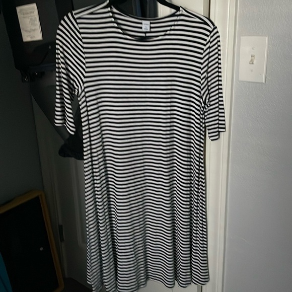 Black and White Dress - Picture 1 of 3